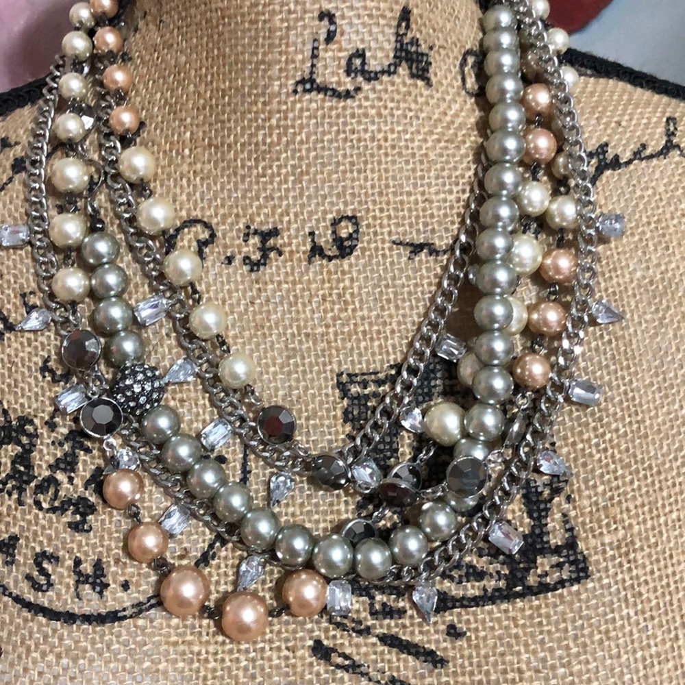 Loft pink and white pearl stone necklace